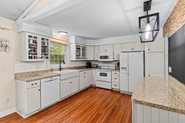 543 Westfield Lane, Vadnais Heights, MN 55127