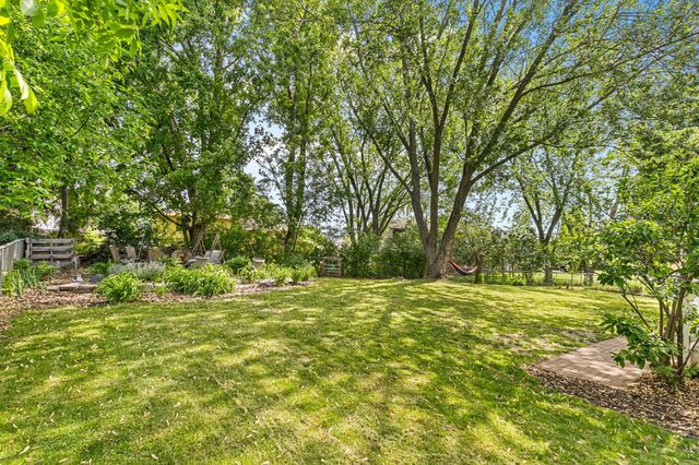 543 Westfield Lane, Vadnais Heights, MN 55127