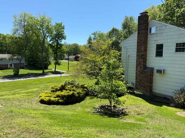 41 Jeremiah Road, Newtown, CT 06482