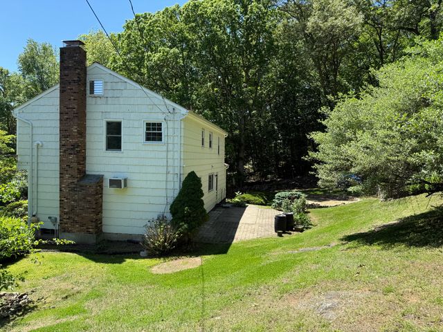 41 Jeremiah Road, Newtown, CT 06482