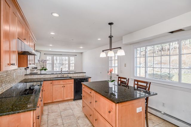 41 Jeremiah Road, Newtown, CT 06482