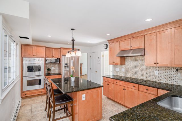 41 Jeremiah Road, Newtown, CT 06482
