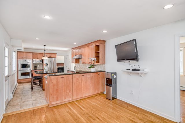 41 Jeremiah Road, Newtown, CT 06482