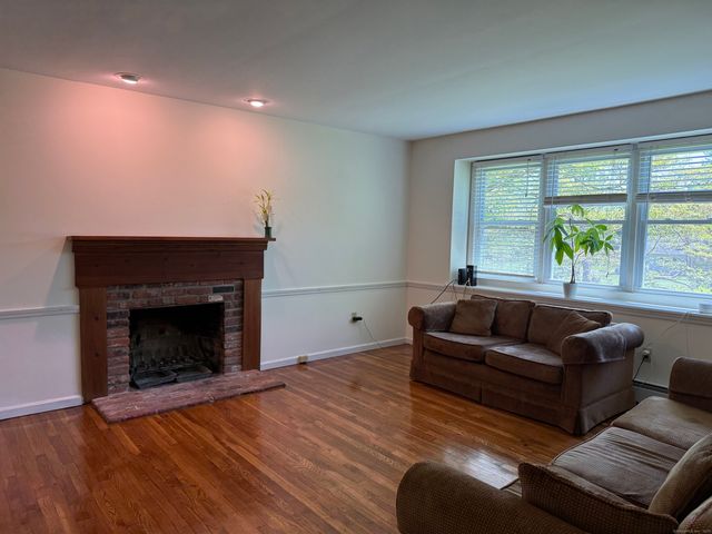 41 Jeremiah Road, Newtown, CT 06482