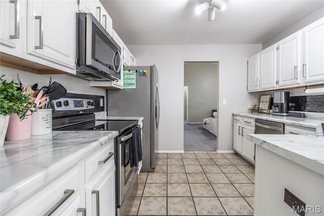 1870 Charleston Estates Drive, St Louis, MO 63031