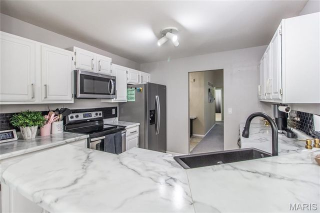 1870 Charleston Estates Drive, St Louis, MO 63031