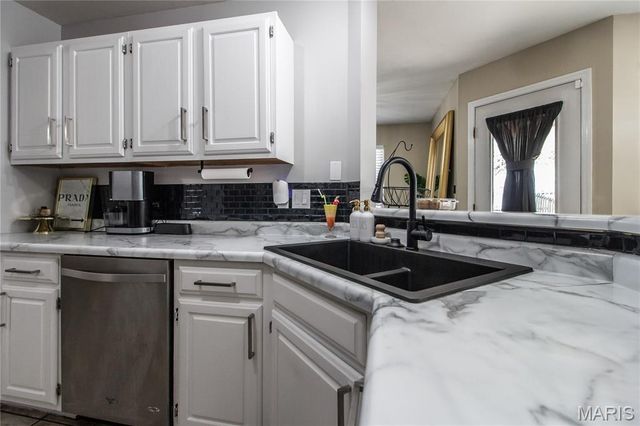 1870 Charleston Estates Drive, St Louis, MO 63031