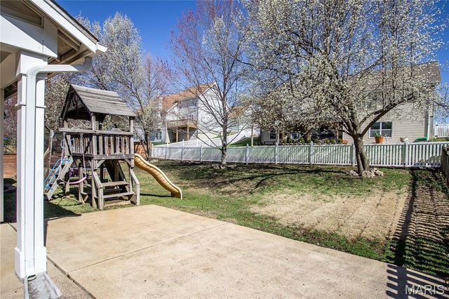 1870 Charleston Estates Drive, St Louis, MO 63031