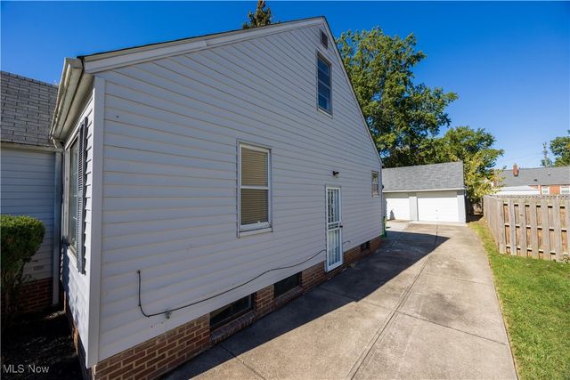 25671 Farringdon Avenue, Euclid, OH 44132