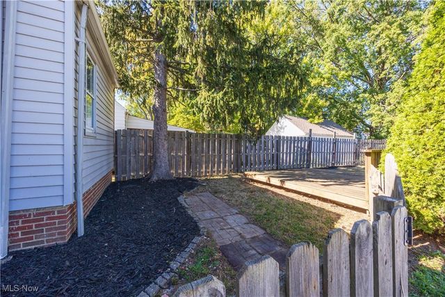 25671 Farringdon Avenue, Euclid, OH 44132