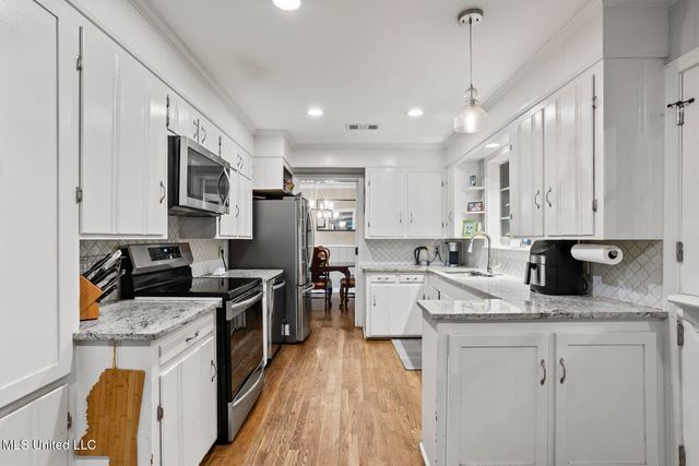 3726 Greenwich Street, Jackson, MS 39216