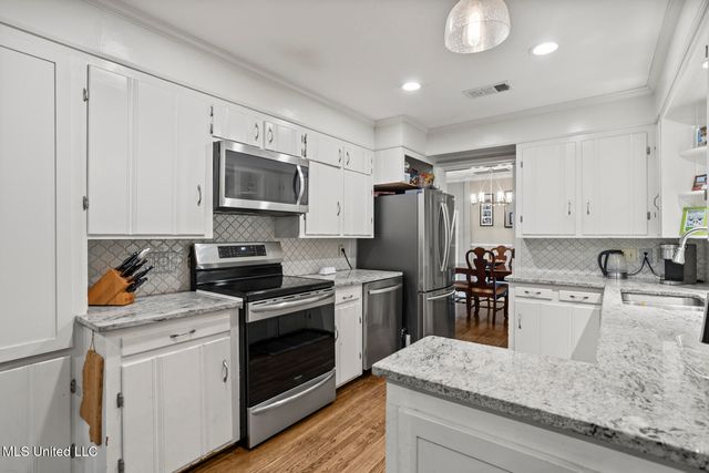 3726 Greenwich Street, Jackson, MS 39216