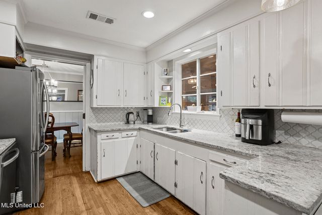 3726 Greenwich Street, Jackson, MS 39216