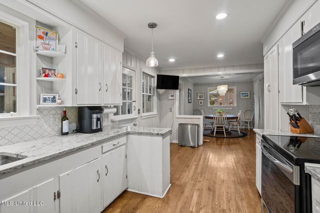 3726 Greenwich Street, Jackson, MS 39216