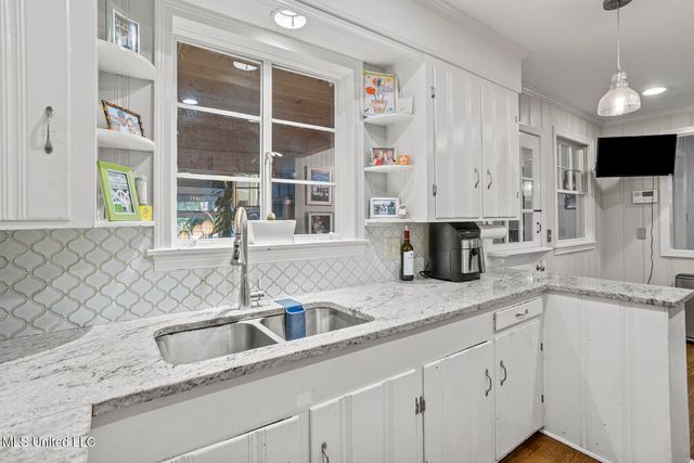 3726 Greenwich Street, Jackson, MS 39216