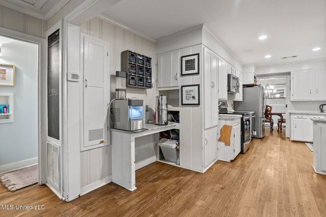 3726 Greenwich Street, Jackson, MS 39216