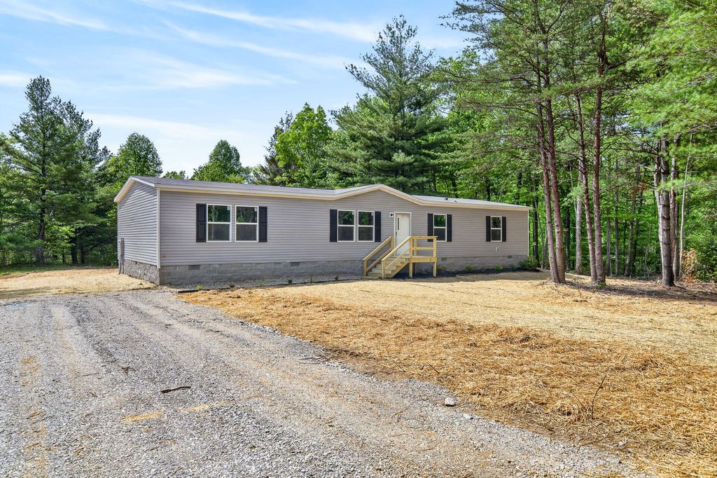 81 Ault Road, Sparta, TN 38583