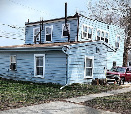 1320 E 25th Street, Des Moines, IA 50317