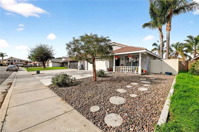 3688 Sydney, Hemet, CA 92545