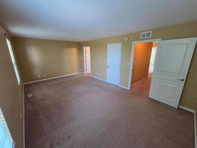 107 Driscoll Lane, Wood Dale, IL 60191