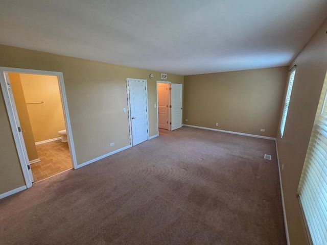 107 Driscoll Lane, Wood Dale, IL 60191