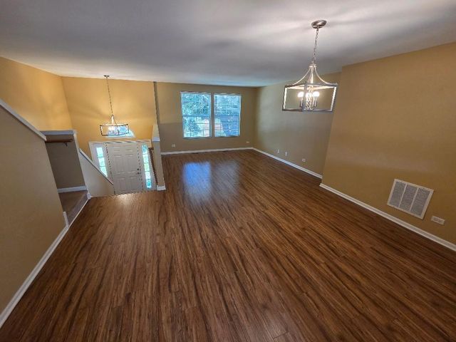 107 Driscoll Lane, Wood Dale, IL 60191