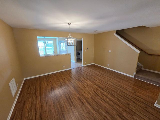 107 Driscoll Lane, Wood Dale, IL 60191