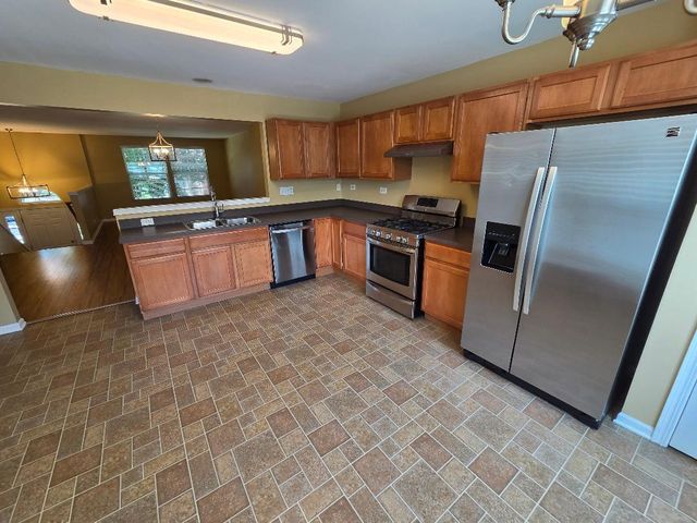 107 Driscoll Lane, Wood Dale, IL 60191