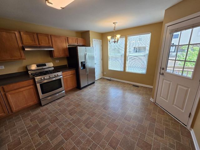 107 Driscoll Lane, Wood Dale, IL 60191