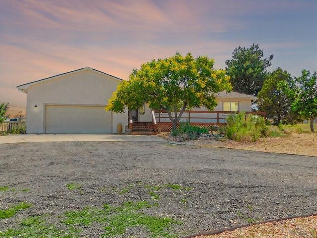 1880 W Escalante Ct., Pueblo West, CO 81007