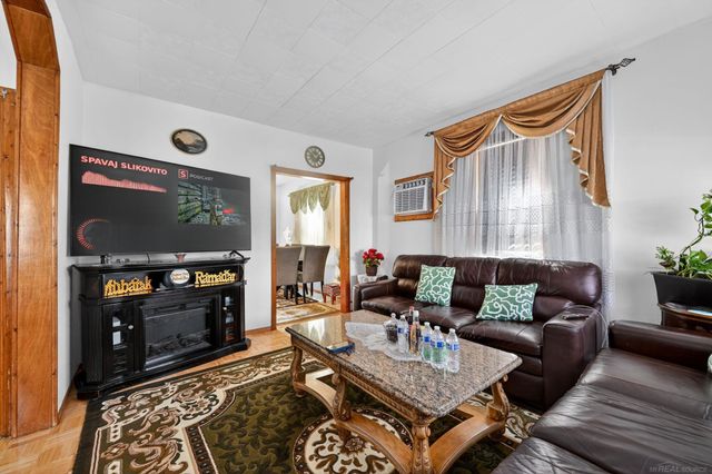 3034 Evaline Street, Hamtramck, MI 48212