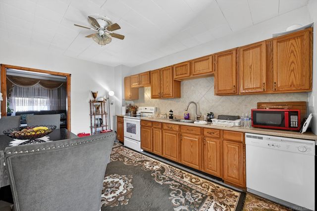 3034 Evaline Street, Hamtramck, MI 48212