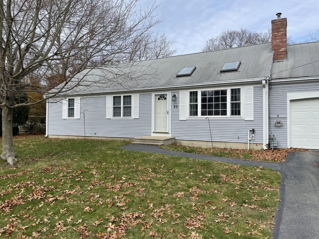 20 Wayland Road, Hyannis, MA 02601