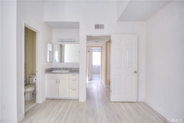 2020 20th, Santa Monica, CA 90404
