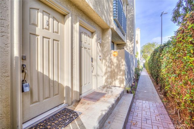 2020 20th, Santa Monica, CA 90404