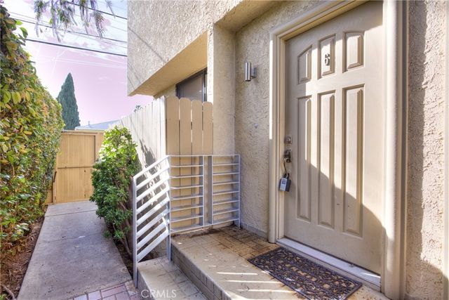 2020 20th, Santa Monica, CA 90404