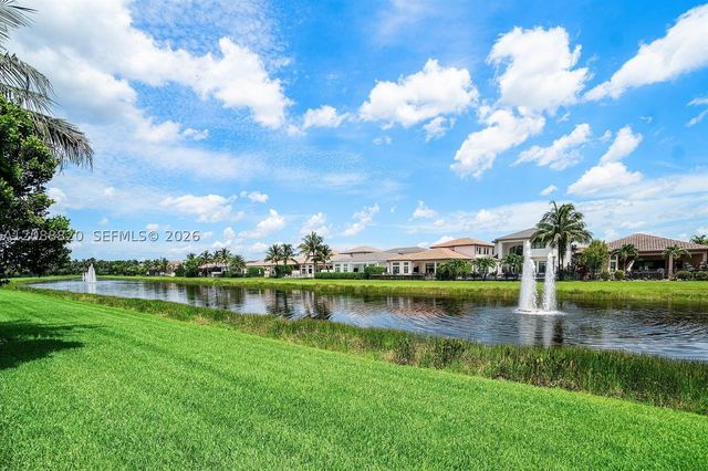 9747 Vitrail Ln, Delray Beach, FL 33446