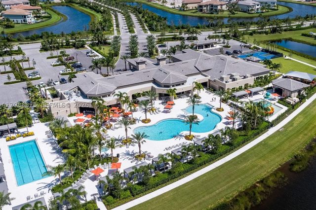 9747 Vitrail Ln, Delray Beach, FL 33446