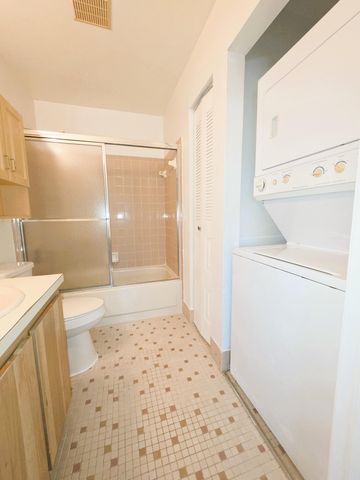 5445 Glenda Street, West Palm Beach, FL 33417