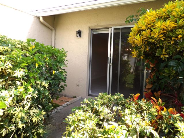 5445 Glenda Street, West Palm Beach, FL 33417