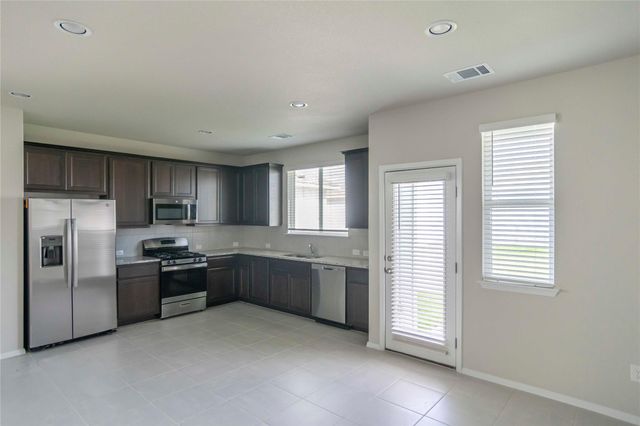 100 Lennox DR, Kyle, TX 78640