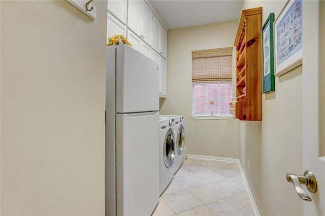 3911 Turnberry Drive, Sugar Land, TX 77479