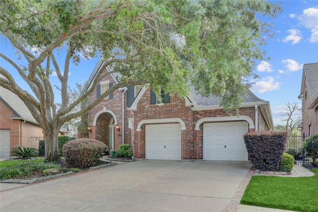 3911 Turnberry Drive, Sugar Land, TX 77479