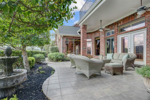 3911 Turnberry Drive, Sugar Land, TX 77479