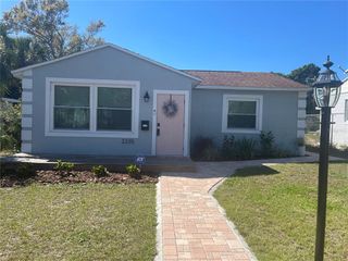 2235 20TH ST S, St Petersburg, FL 33712