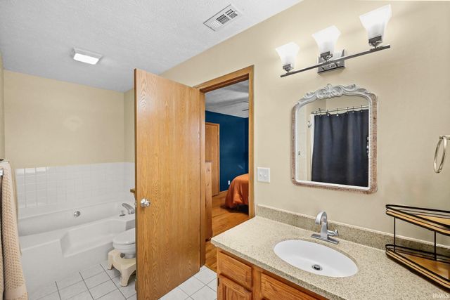 5016 Chimneylake Drive, Lafayette, IN 47905
