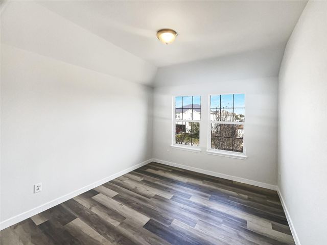 127 Campos DR, Hutto, TX 78634