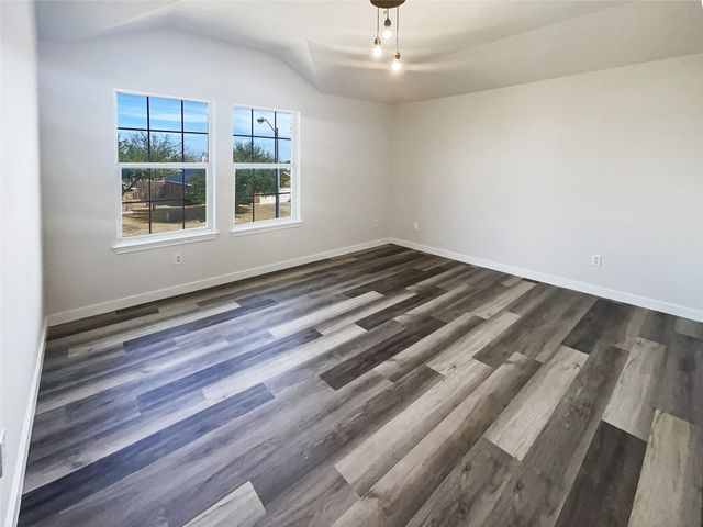 127 Campos DR, Hutto, TX 78634