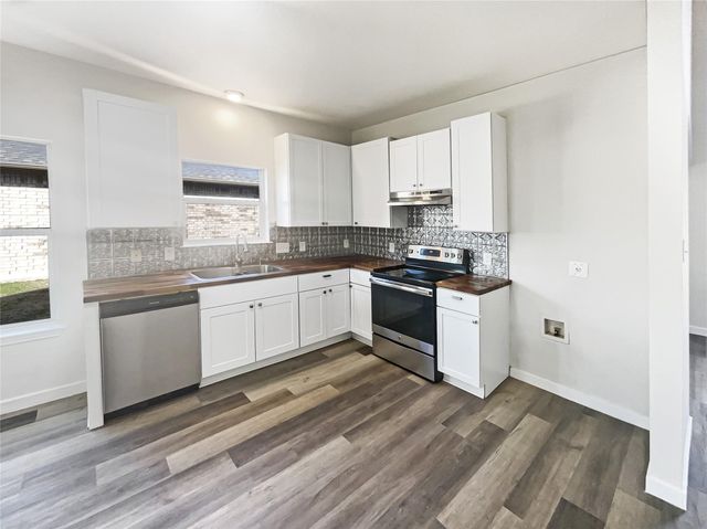 127 Campos DR, Hutto, TX 78634