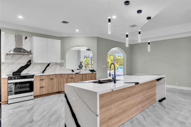 12555 SW 34th Pl, Davie, FL 33330